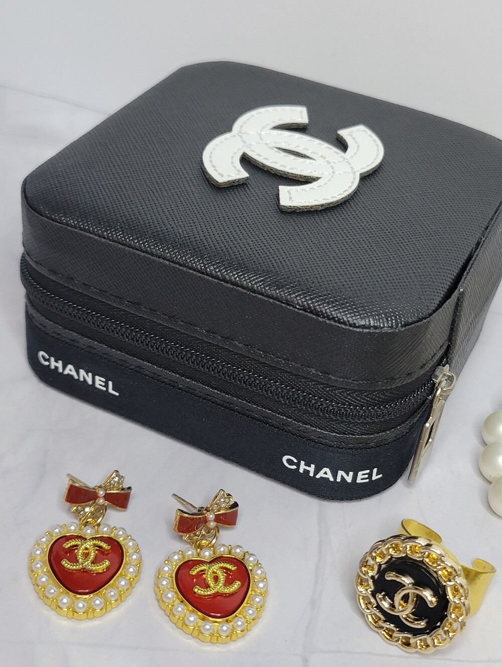 CHANEL ribbon Embellished PU Leather Jewelry Box - Picture 3 of 9